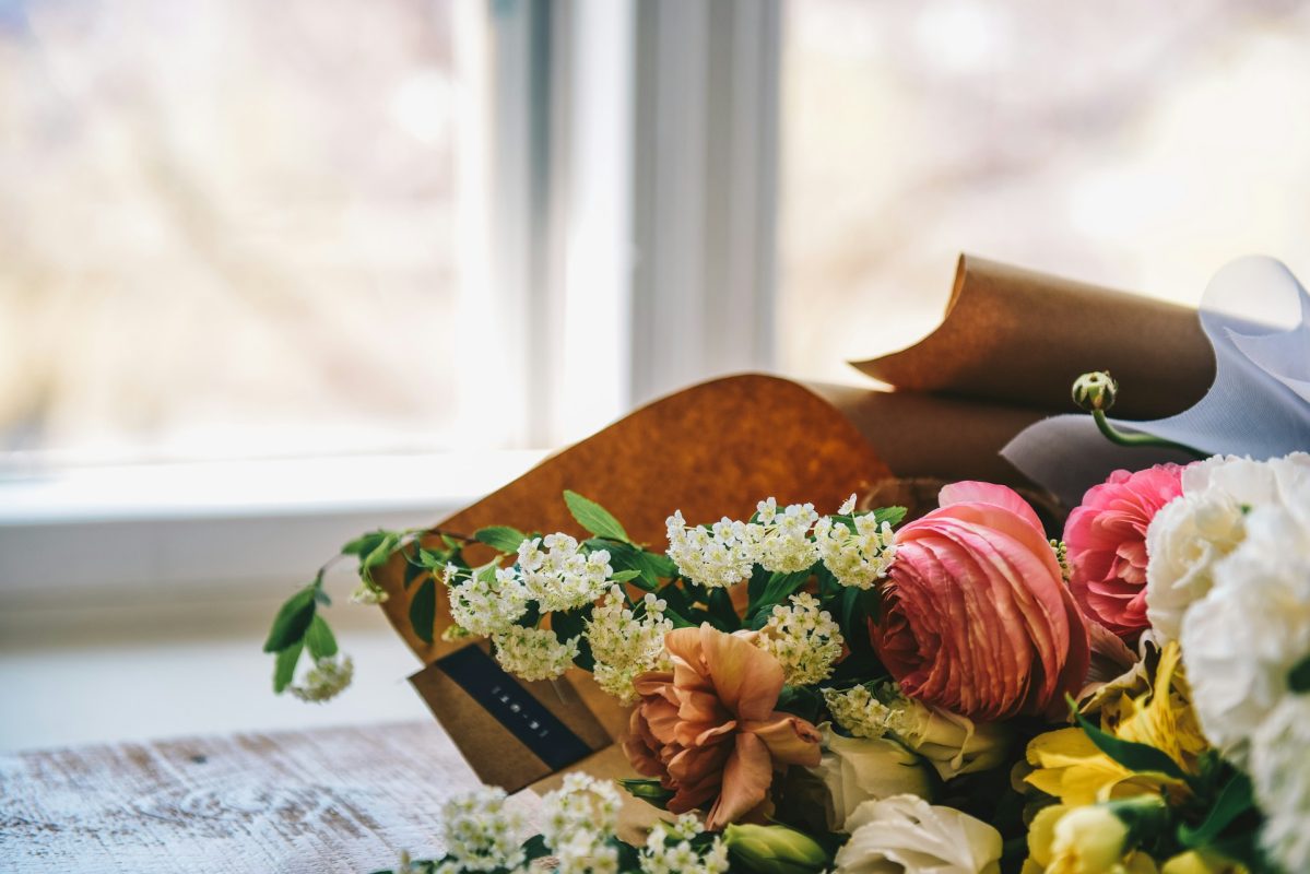 Can an executor pay funeral costs from the estate?